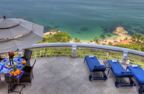 Conchas Chinas Villa | Breathtaking views over the entire Banderas bay from Villa Azul