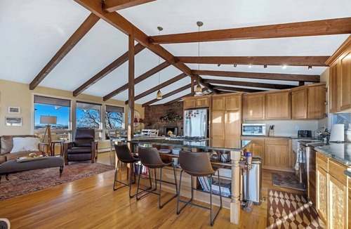 Castle Rock House | Breathtaking Views in North Castle Pines