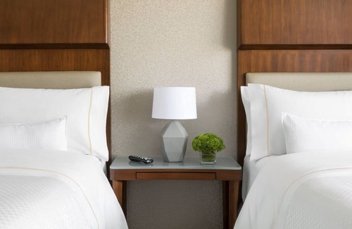 Downtown Long Beach Hotel | Bright 2 Double Beds | Near Long Beach Attractions
