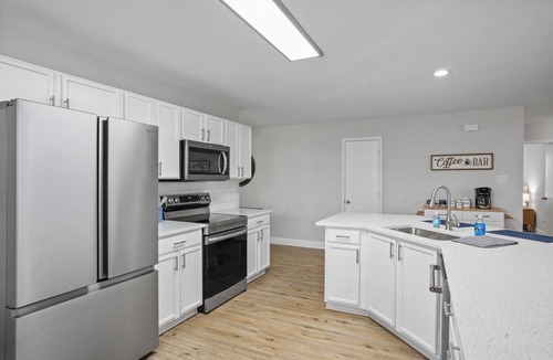 McKinney House | Bright and Comfy one story home 3BR 2BA, centrally located in West Mckinney