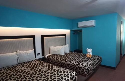 Mazatlan Hotel | Bring the Whole Crew: Convenient & Budget-Friendly for Group Stays & Fun Getaway
