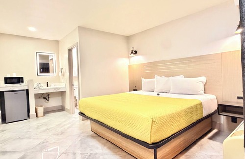 North Long Beach Hotel | BRISTOL MOTEL