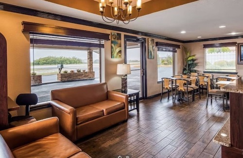 Decatur Hotel | Budget-friendly Room with Free Continental Breakfast | Near Decatur Square