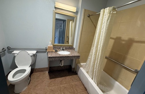 Greater Fondren Southwest Hotel | Budget Host Inn Stafford - Houston