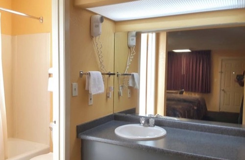 Coleman Hotel | Budget Inn