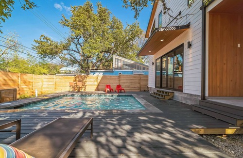 South Congress House | Built in 2024!, 5 bed/5bath with swimming pool, one block to South Congress