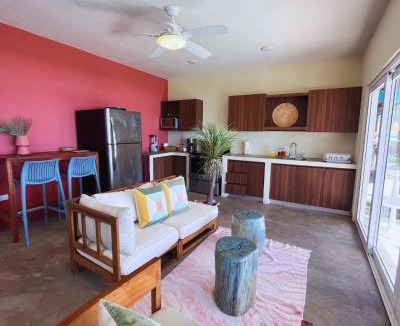 Chisec House | BungaLoose Casa Jaws Oceanfront