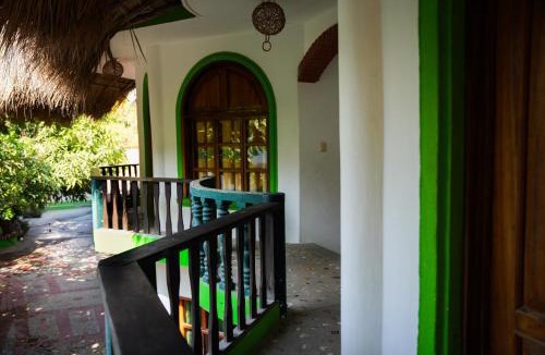Brisas de Zicatela Hotel | Bungalows Puerta de Sol
