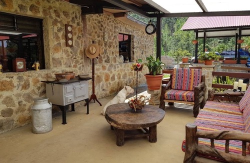 Alta Verapaz House | Cabaña completa en granja familiar Li´Kanti