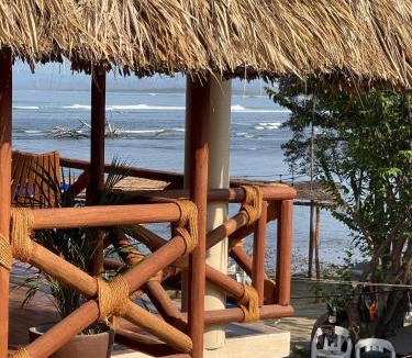 Saladita House | Cabaña Tulipan Punto surf Barra La Saladita
