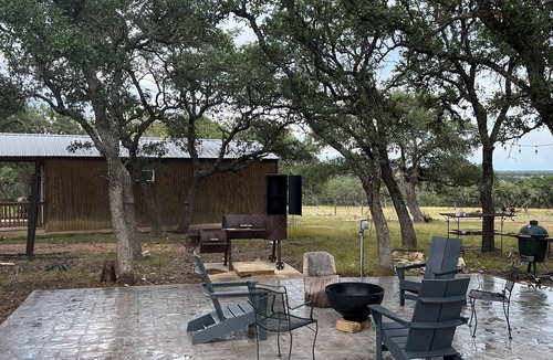 Harper Cabin | Cabin in Harper! Access to hiking and wildlife!