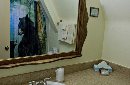 Strawberry Hotel | Cabins on Strawberry Hill