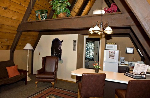 Strawberry Hotel | Cabins on Strawberry Hill