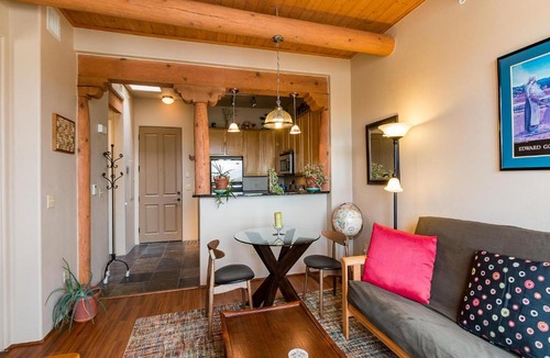Southside Apartment | Cactus Flower