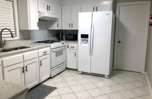 Scott House | Cajun Properties- 3 bedroom 2.5 bath, bonus room