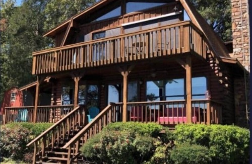 Murchison House | Callender Blue, a cozy lakeside cabin paradise