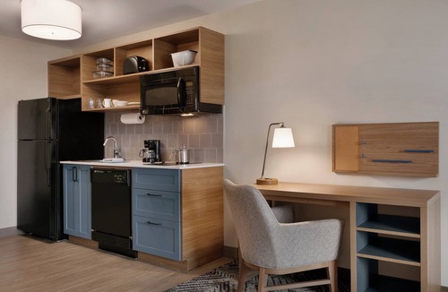 Webster Hotel | Candlewood Suites Houston Space Center – Webster