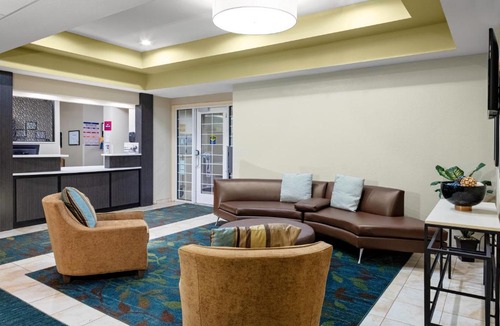Warner Robins Hotel | Candlewood Suites Warner Robins by IHG