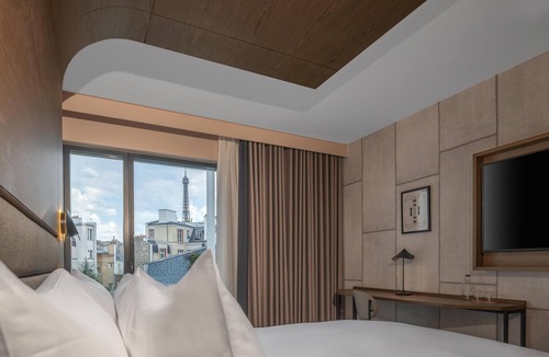 Porte-Dauphine Hotel | Canopy by Hilton Paris Eiffel Tower