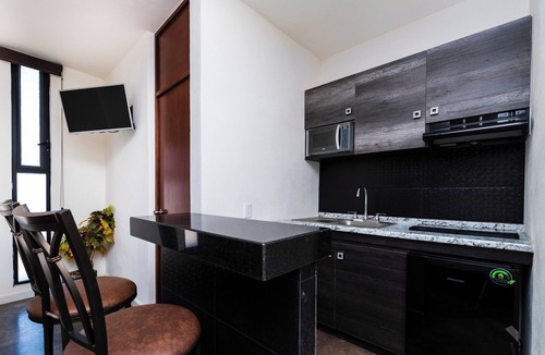 San Luis Potosi Hotel | Capital O Hotel Joyma Suites, San Luis