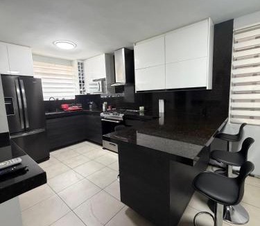 San Nicolas de los Garza House | Casa acogedora cerca del aeropuerto de Monterrey