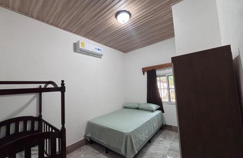 Flores House | Casa Amelia, 5 minutes from the airport