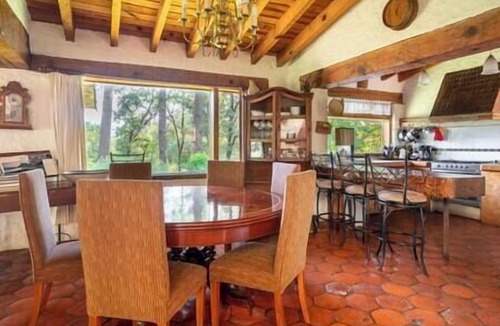 Valle de Bravo House | Casa Avándaro with pool, River, Woods and Cook!