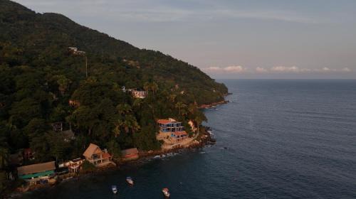 Yelapa Villa | Casa Azul, Oceanfront Estate with Rooftop Deck