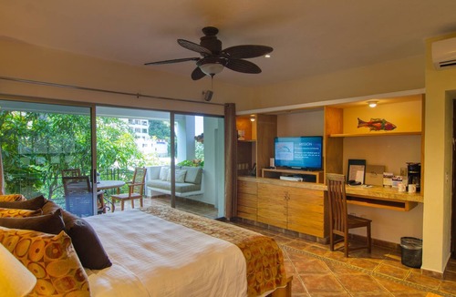 Romantic Zone Hotel | Casa Cúpula Luxury LGBT Boutique Hotel
