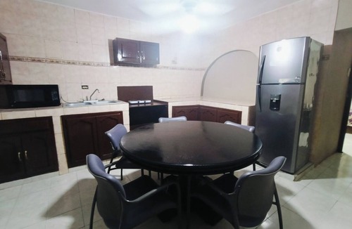 Linares House | Casa Cactus - Hotel para 13 personas con balcón y asador