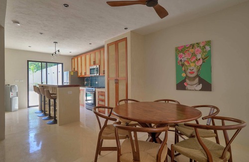 Centro House | Casa Cigno in Merida Centro with Sunny Pool & Private Garage!