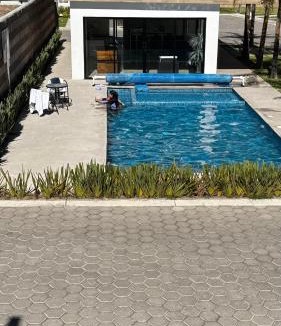 Coronango House | Casa con alberca, jardín, fogata, cerca de ValQuirico, VW Finsa