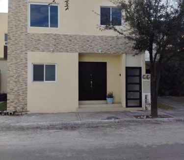 Apodaca House | casa confortabla y relajante con alberca y laguna