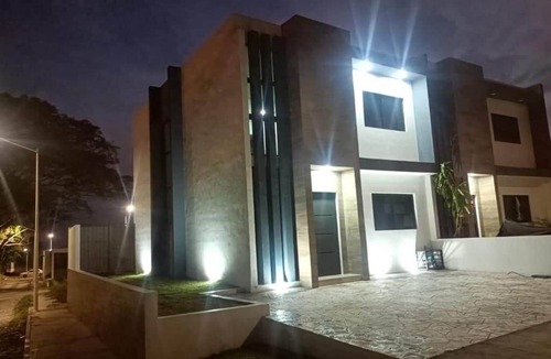 Colima House | Casa De La Paz