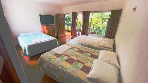 Panajachel Hotel | Casa De Los Enredos