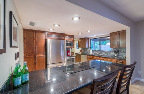 Raskin Estates House | Casa De Palms - Optional heated pool, spa, putting green, pool table!
