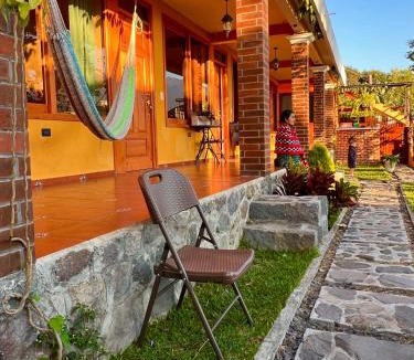 San Pedro La Laguna Hotel | Casa del Abuelo
