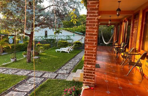 San Pedro La Laguna Hotel | Casa del Abuelo