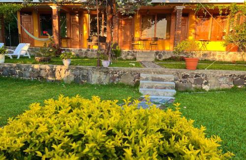 San Pedro La Laguna Hotel | Casa del Abuelo