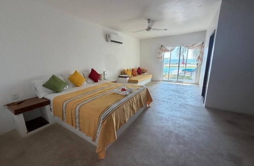 Santa Maria Colotepec Hotel | Casa Del Carmen