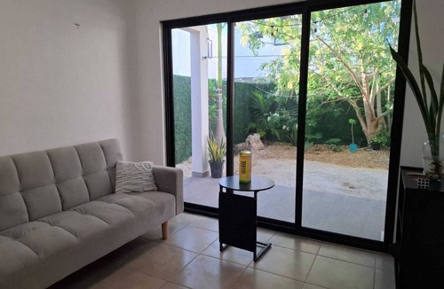 Conkal House | Casa Descanso in Condominium