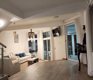 Santa Cruz La Laguna Villa | Casa Emanuel Frente al lago