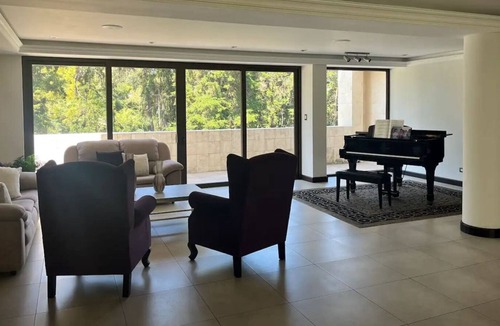 Zona 16 House | Casa en Lomas de San Isidro Arka