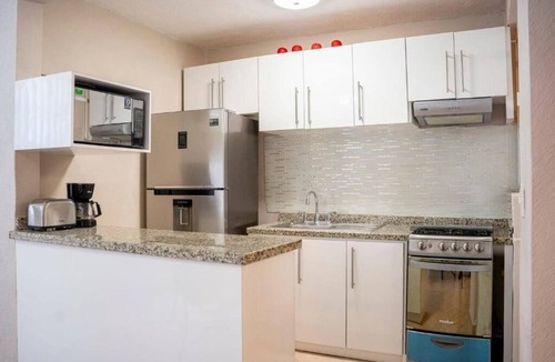 Hornos Condo | Casa familiar con piscina, jardín y parque infantil