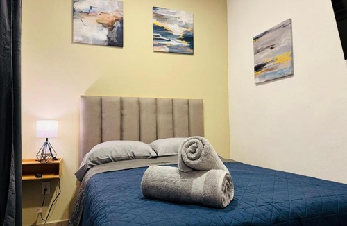 Irapuato Apartment | Casa Jacaranda Business Lodge 7 Suites Cowork Terrace