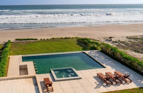 Acapulco House | Casa La Terca, 9BR Beachfront Estate with Private Pool, Ocean View & Beach Access
