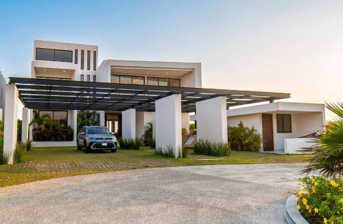 Acapulco House | Casa La Terca, 9BR Beachfront Estate with Private Pool, Ocean View & Beach Access