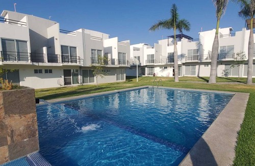 Yecapixtla House | Casa Los Huertos D San Juan: alberca áreas verdes a 5 minutos del centro de Yeca