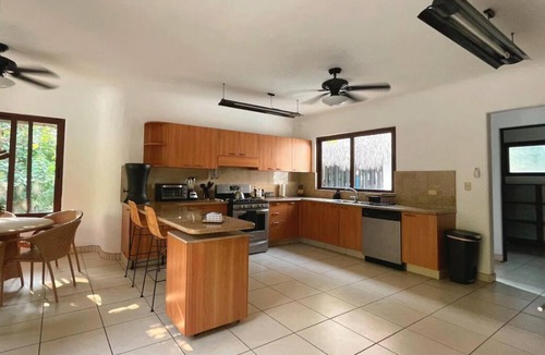 Puerto San Jose House | Casa Marina Spacious 4-bedroom bungalow with WiFi AC in beautiful PuertoSan Jose