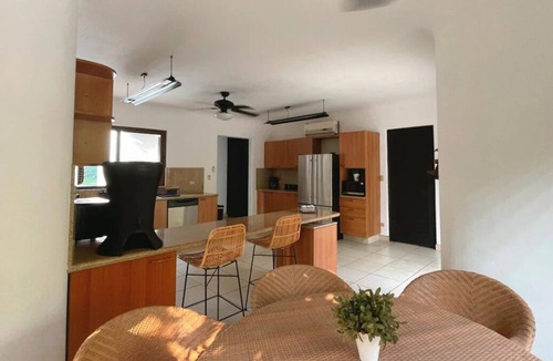 Puerto San Jose House | Casa Marina Spacious 4-bedroom bungalow with WiFi AC in beautiful PuertoSan Jose